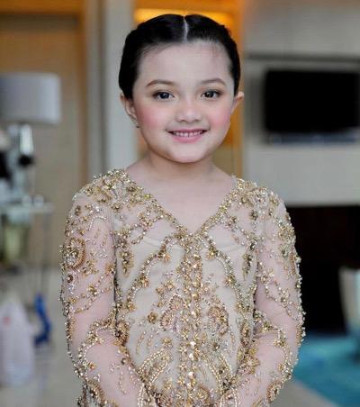 Arsy saat akad Aurel, sang kakak.