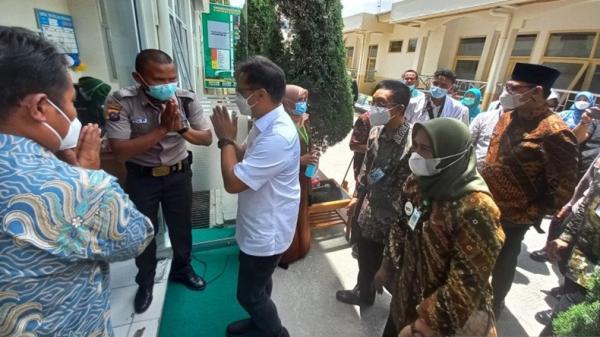 Menteri Kesehatan Budi Gunadi Sadikin resmikan rumah sakit otak di Bukittinggi (Antara)