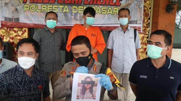 Kapolresta Denpasar Kombes Jansen Avitus Panjaitan merilis kasus prostitusi online. Salah satu PSK yang ditawarkan dari Uzbekiztan. (Foto: MNC/Chusna Mohammad)
