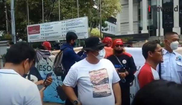 Video KSPI Demo di Gedung MK Minta Omnibus Law UU Ciptaker Dibatalkan