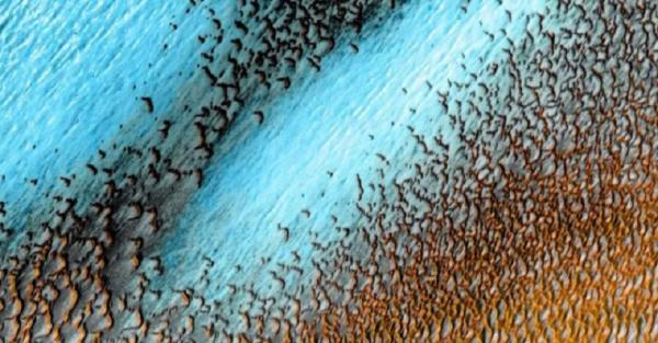 Celebrate Odyssey’s Birthday, NASA Shares Photos of the Mars Dunes