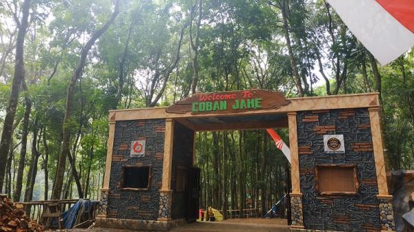 Tempat wisata di Kabupaten Malang masih beroperasi normal pascagempa bumi, Senin (12/4/2021). (Foto: Okezone/Avirista Midaada)