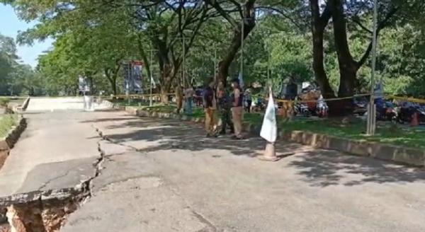 Seorang pedagang di Pasar Argosari, Wonosari, Gunungkidul di kiosnya. (Foto: iNews.id/Kismaya Wibowo)