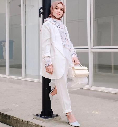 Lesty Kejora dengan nuansa white.