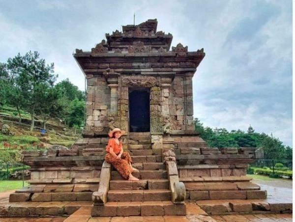Wisatawan menikmati keindahan alam di Gedong Songo. (Foto: Instagram)