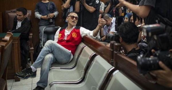 15tio Pakusadewo Tio Pakusadewo sempat dipenjara karena narkoba.