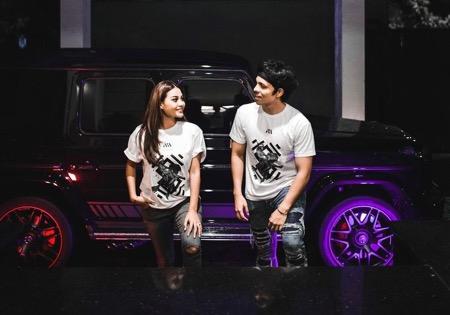 Atta Aurel couple Atta dan Aurel kompak dengan t-shirt couple.