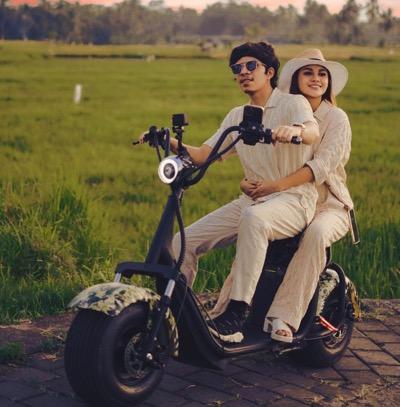 Atta dan Aurel saat bulan madu di Bali.