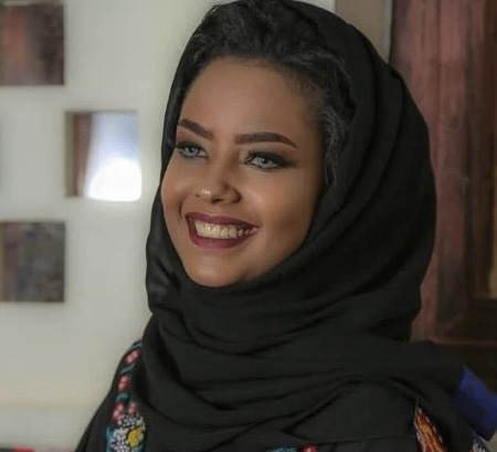 Entesar Al-Hammadi 4 Entesar Al-Hammadi berhijab.