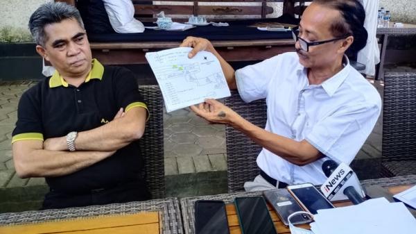 Pengusaha sekaligus promotor tinju di Bali, Zainal Tayeb (kiri) (Foto: iNews/Dewi Umaryati)
