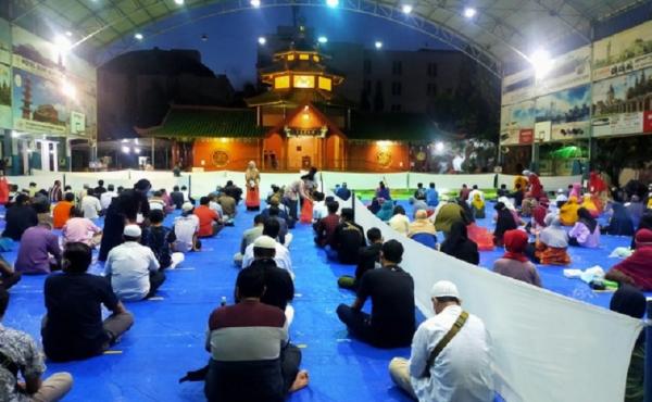 Suasana di Masjid Cheng Ho, Surabaya Suasana di Masjid Cheng Ho, Surabaya. (Foto: Aan Haryono)