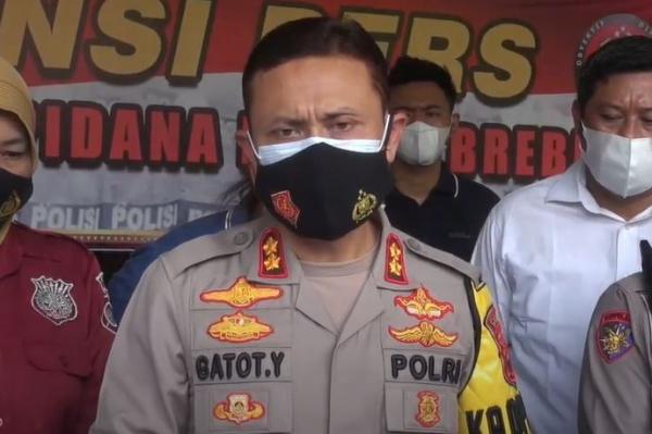 Kapolres Brebes AKBP Gatot Yulianto saat konferensi pers pengungkapan kasus percobaan begal mobil putri Bupati Brebes Idza Priyanti. (Foto: MNC Portal/Yunibar)