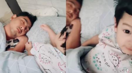 Arya Saloka dan Baim putranya kangen-kangenan di kasur.