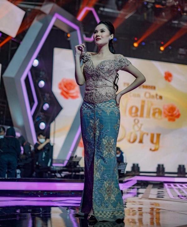 IMG 20210425 WA0005 Nella Karisma anggun berkebaya. (Foto: Instagram/Nella Karisma)