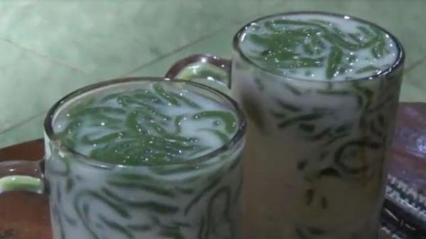 Minuman dawet ayu pandan khas Banjarnegara. Foto: iNews/Widodo Waluyo.