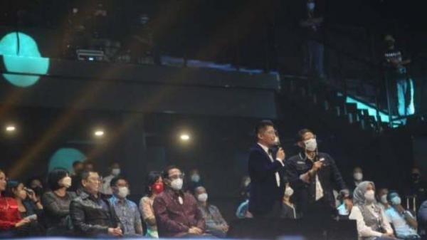 Menparekraf/Kepala Baparekraf Sandiaga Uno memberi pujian kepada finalis Indonesia Idol. (Foto: Adam Erlangga / MPI)