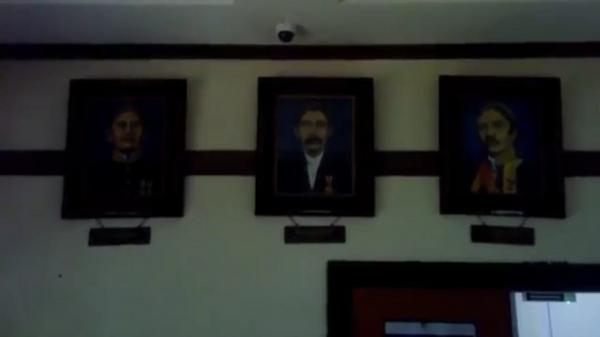 BUPATI BANDUNG Deretan foto-foto Bupati Bandung terdahulu. (Foto: iNews/Saufat Endrawan)