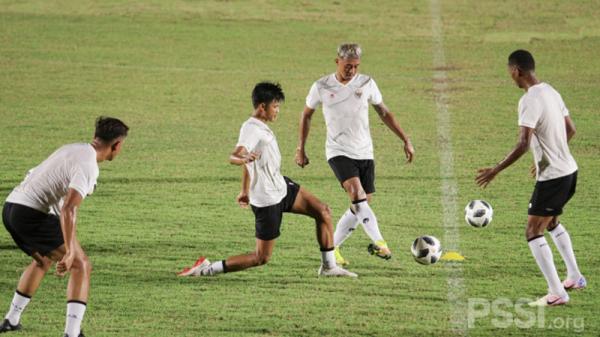 Timnas Indonesia Pelatih Timnas Indonesia Shin Tae-yong tak hadir dalam pemusatan latihan (TC) hari pertama di Stadion Madya, Sabtu (1/5/2021) malam. (Foto: Dokumen PSSI)
