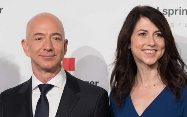 Jeff Bezoz dan MacKenzie Scott Jeff Bezoz dan MacKenzie Scott