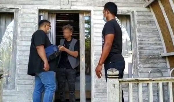Bule Kelas Orgasme Ditangkap Warga negara Kanada Christopher ditangkap di Ubud, Gianyar, Bali terkait kelas orgasme. (Foto: Imigrasi Bali)