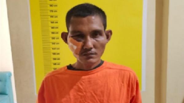 Deni Irawan, pelaku penganiaya imam masjid di Pekanbaru. (Foto: Sindonews).