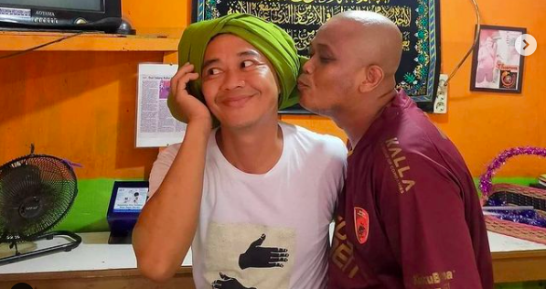 11 Sapri Pantun Dan Sabahat Sapri Pantun dan sahabat dekatnya. (Foto: Instagram)