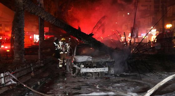 Serangan roket dari Gaza menghantam Holon (Foto: Reuters)