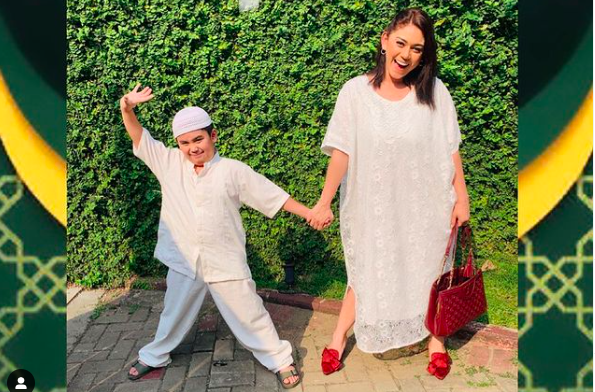Artis cantik ini merayakan Lebaran pertama dengan status barunya sebagai janda. (Foto: Instagram)