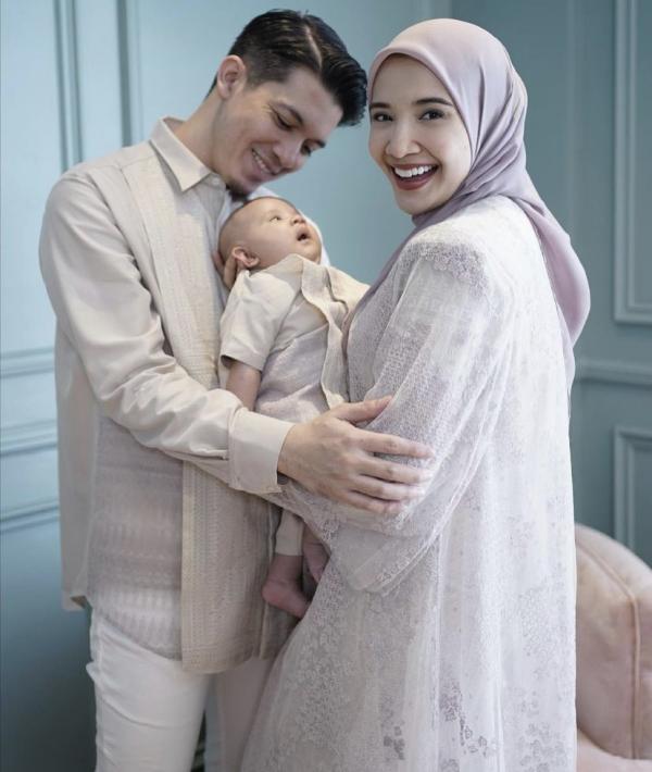 14 Artis Lebaran5 Keluarga artis kompak merayakan Lebaran dengan busana senada. (Foto: Instagram)