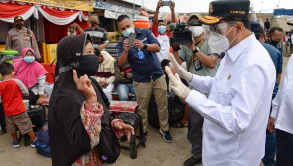 Penyeberangan Kapal Meningkat, Menhub Minta Pengelola Pelabuhan ...