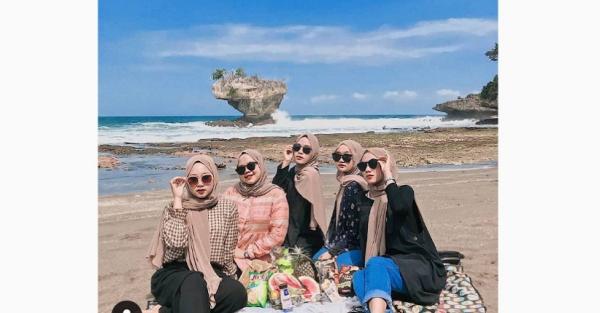 Liburan di Pantai Pangandaran, Wisatawan Luar Kota Wajib ...