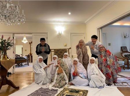 Armand Maulana jadi imam salat Ied.