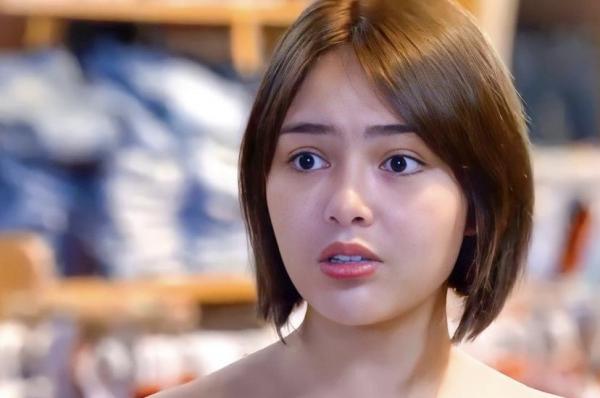 Amanda Manopo Pamer Wajah Baru Bangun Tidur Rambut Berantakan, Netizen: Untung Cakep   