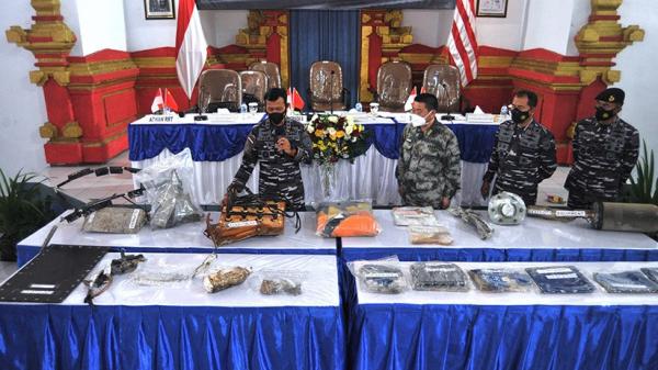 18 Antara Kri Nanggala 1  Serpihan KRI Nanggala yang berhasil diangkat. (Antara)