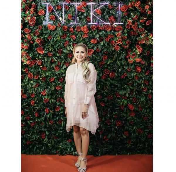 19 Nikita Mirzani3 Gaya mewah ala Nikita Mirzani. (Foto: Instagram/Nikita Mirzani)