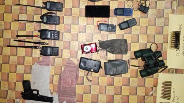 Barang bukti dari hasil olah TKP Kontak Tembak di Kampung Mayuberi, Papua (Istimewa)