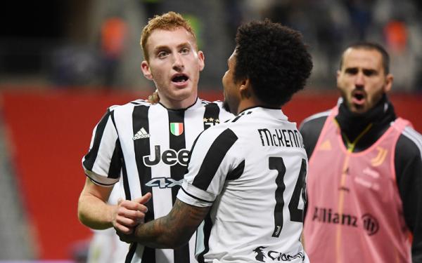 Dejan Kulusevski Gelandang Juventus Dejan Kulusevski merayakan gol ke gawang Atalanta pada final Coppa Italia di Mapei Stadium, Kamis (20/5/2021) dini hari WIB. (Foto: Reuters)