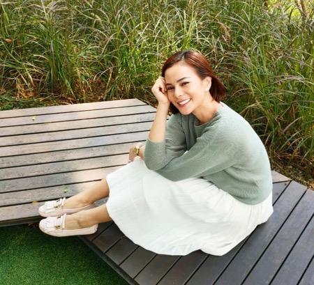 Astrid Tiar 3 Astrid Tiar dalam busana kasual.