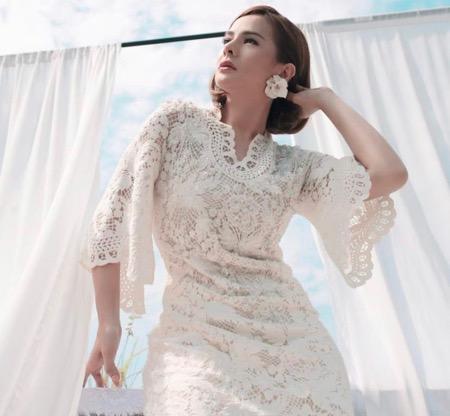 Deretan Artis Menikah Adat Batak, Astrid Tiar 