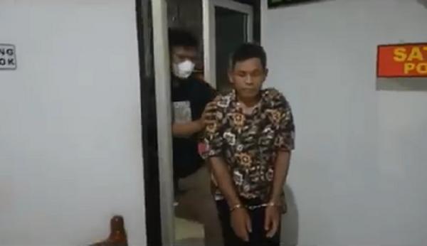 Pembunuhan Tebo 2 Sumardi (49) pelaku pembunuhan Jatmiko (50) di Tebo, Jambi, Sabtu (22/5/2021). (Foto: iNews/Budi Utomo)