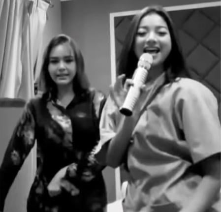 Amanda Glenca Karaoke Amanda dan Glenca duet karaoke. (Foto: IG)