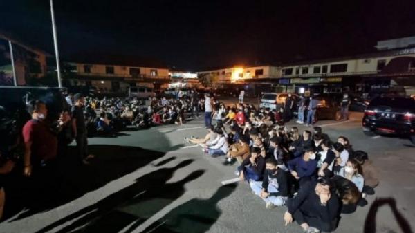 Razia Tempat Hiburan Malam di Medan, Ratusan Pengunjung Langgar Prokes Diamankan