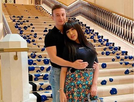 Lucinta dan pacar bule Lucinta bersama pacar bulenya.