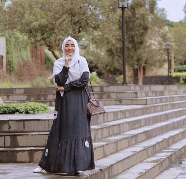 27 Ciny3 Cindy Fatikasari artis yang tenar di era 1990-an tetap terlihat cantik. (Foto: Instagram)