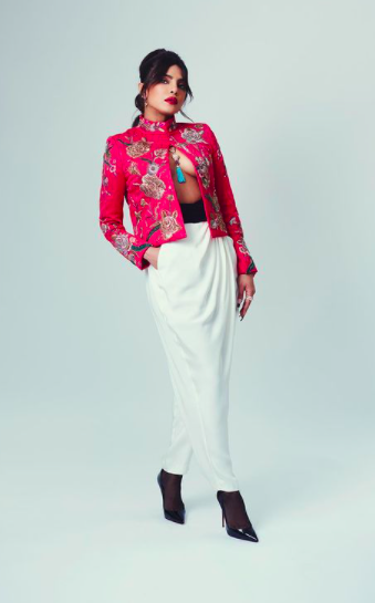 Pesona seksi Priyanka Chopra yang menggoda. (Foto: Instagram/Priyanka Chopra)