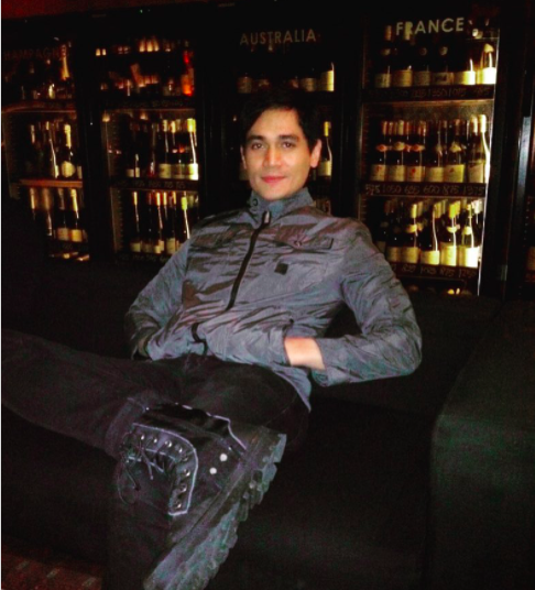 Pesona kegantengan abadi Tyo Nugros. (Foto: Instagram/Tyo Nugros)