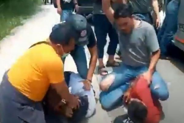 Petugas BNNP Jambi menangkap sindikat pengedar sabu. (Foto: MNC Portal/Adrianus Susandra)