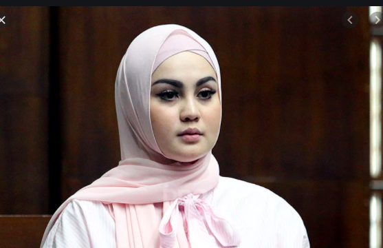 Artis Operasi Potong Lambung. (foto: Instagram)