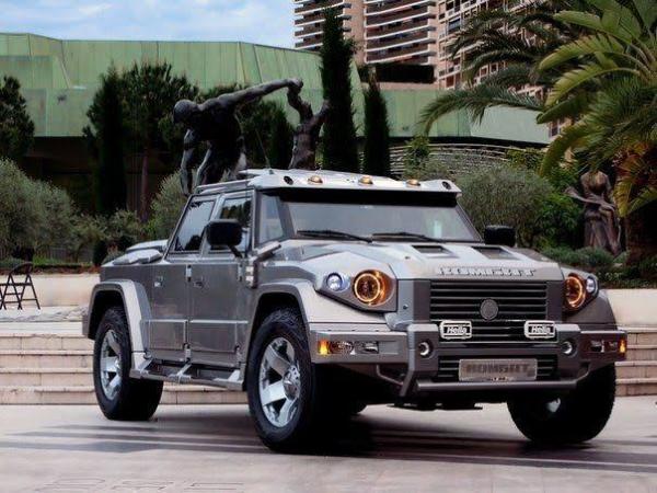 Edy Kulkas saat menyampaikan permintaan maaf kepada petugas setelah video memaki petugas Polresta Deliserdang viral di media sosial. (Foto: istimewa)