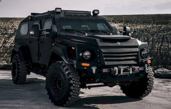 Edy Kulkas saat menyampaikan permintaan maaf kepada petugas setelah video memaki petugas Polresta Deliserdang viral di media sosial. (Foto: istimewa)